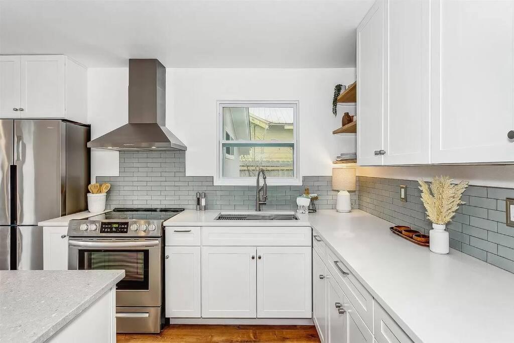 Villa Downtown Dream- Relaxing Escape In Downtown Pensacola Extérieur photo